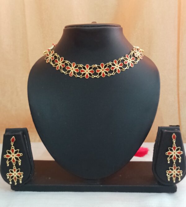 Red and black mina floral golpota